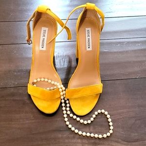 Steve Madden suede heels